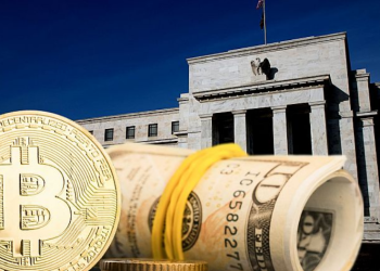 Bitcoin Could Drop To $15K If Fed Doesn’t Pivot, Ex-Crypto Exchange CEO Warns