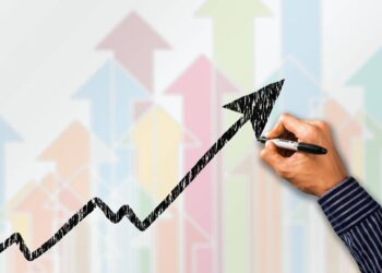 MKR Outperforms Top Coins With 9% Increase, Can It Test $1100?